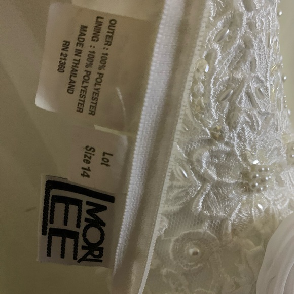 Pre loved 🥰 Morilee Vintage, minimal Raw Silk Wedding Dress. - Picture 11 of 15